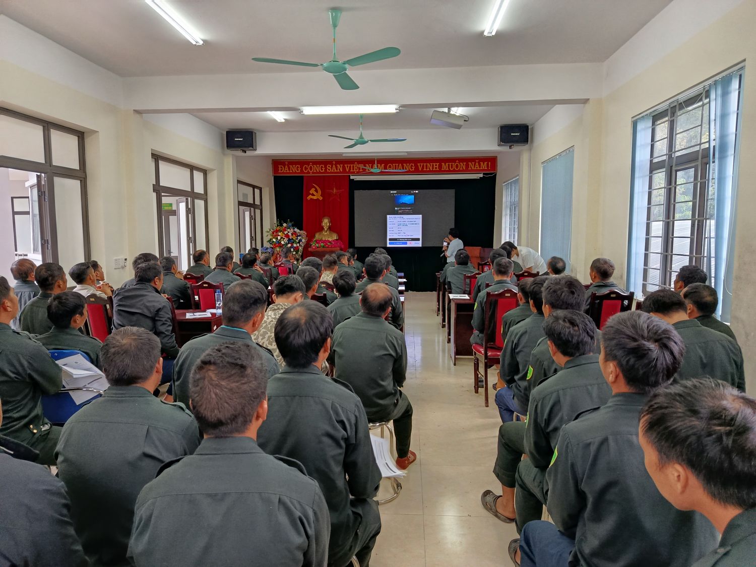 Tập huấn cho Nhóm bảo vệ rừng cộng đồng VQG Bát Xát